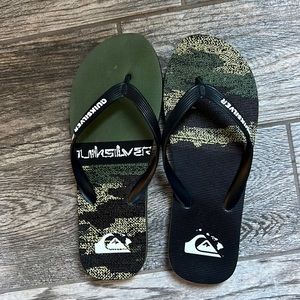Mens Quiksilver Flip Flops Size 11 Army green